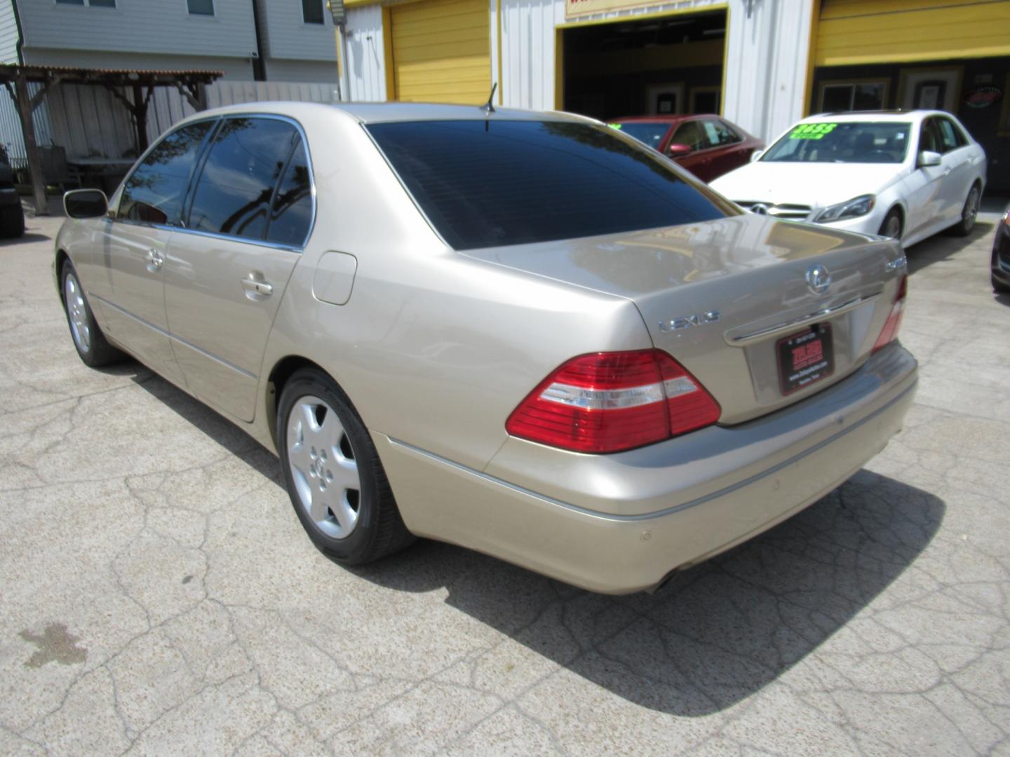 2004 /Tan Lexus LS 430 LS 430 (JTHBN36F740) with an 4.3L V8 F DOHC 32V engine, Automatic transmission, located at 1511 North Shepherd Dr., Houston, TX, 77008, (281) 657-1221, 29.798361, -95.412560 - 2004 LEXUS LS 430 VIN: JTHBN36F740150621 J T H B N 3 6 F 7 4 0 1 5 0 6 2 1 SEDAN 4 DR 4.3L V8 F DOHC 32V GASOLINE REAR WHEEL DRIVE - Photo#17